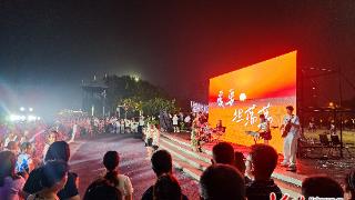 秦皇岛沙滩音乐季在海港区金梦海湾举行