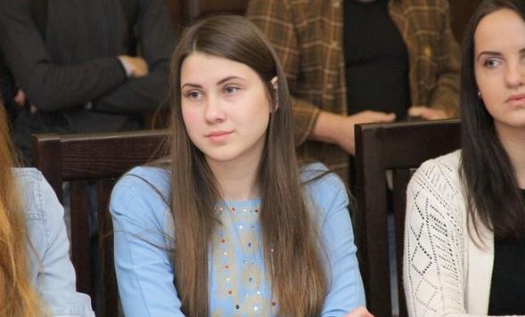 乌克兰留学女孩，被北京小伙苦追3年无果，如今却嫁给山东穷小子