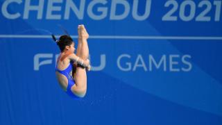 成都大运会：中国队包揽跳水女子10米台金银牌