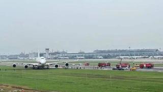 追光｜一外籍货机在宁波机场偏出跑道 工作人员：机场一个小时前已关闭