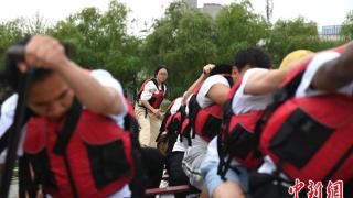 龙舟“圈粉”在皖留学生 感受地道中国传统体育项目