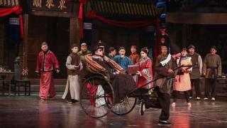 话剧《西去东来》首演，150分钟演绎东来顺120年风雨