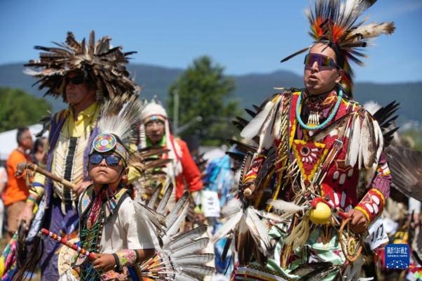 加拿大举行印第安原住民传统“帕瓦”活动