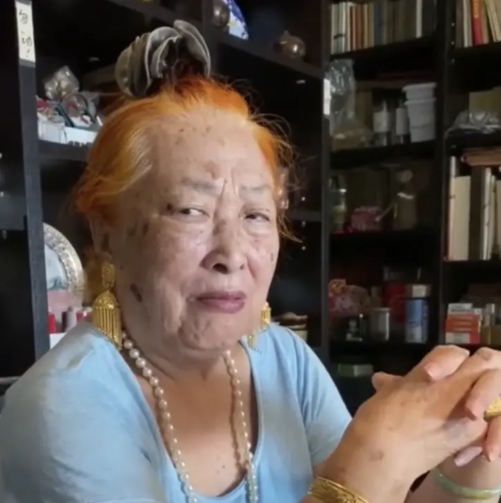 突发！冯唐87岁母亲去世，生前穿红衣喝烈酒：我因好色才嫁给你爹