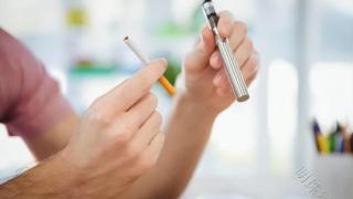 据传把普通烟换成电子烟还不会伤肺？这是真的吗？分析下