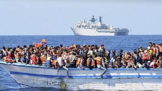 西班牙紧急情况部门在海上救出43名移民，其中1人死亡9人住院
