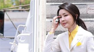 韩国检察厅要求“第一夫人”金建希交出此前收受的名牌包