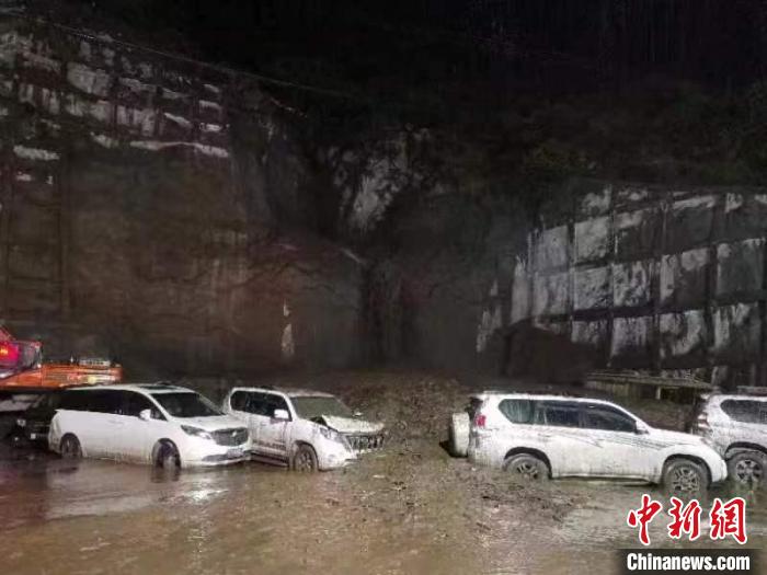 四川雅江发生泥石流 气象部门精准预警助768人成功避险