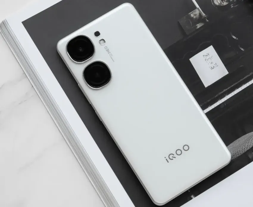 iqoo neo 9s pro发布：性能跑分232分创新高，首发直降三百元