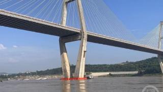 为船舶保驾护航 重庆9座桥装上“防撞栏”