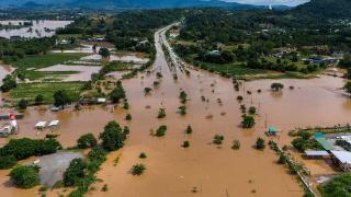 泰国洪灾持续 已致57人死亡