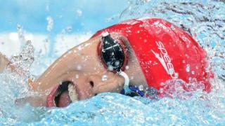 女子100米自由泳决赛：杨浚瑄第6名完赛，何诗蓓斩获铜牌
