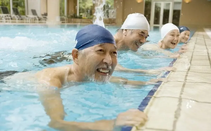 70岁大爷每天游泳半小时，8个月后去体检，医生怒斥：太无知了！