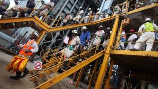 南非西北省勒斯滕堡一矿井发生事故 已致11人死亡