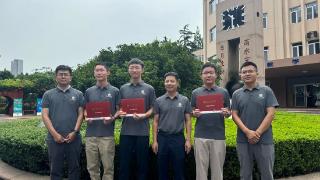 青岛58中三名学生组团考上国科大，还收到一份新生专属限量礼物