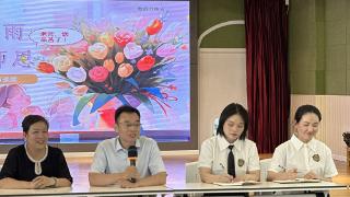 深情系教育 关怀暖师心——余干县领导莅临实验幼儿园慰问教师