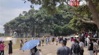 桂林象鼻山景区今起恢复开放，游客：漓江水虽暂未复清但不影响