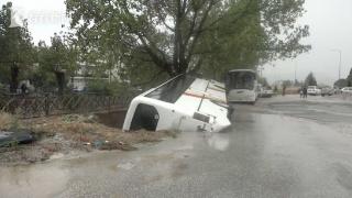 希腊中部地区暴雨和洪水已致6人死亡