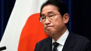 情况不妙，岸田文雄被逼迫下台，日本前首相赴华，3句话表明心迹