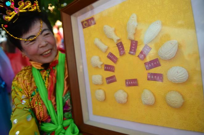 河北沧州：高粱节展示盐碱地丰收图景