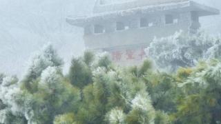 泰山之巅的雾凇美景，每张都可以做手机壁纸！