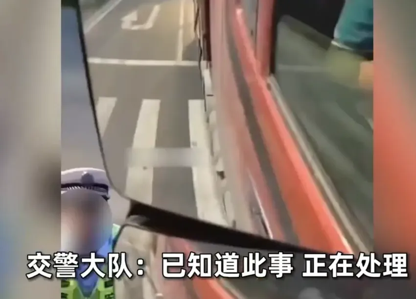 闹大！义乌3名协警无交警带领下拦车！官方回应惹众怒！网友炸锅