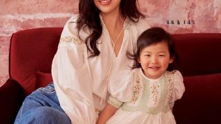 朱珠六一带女儿拍杂志，母女呈现招牌式梨涡笑，2岁王珠宝很可爱