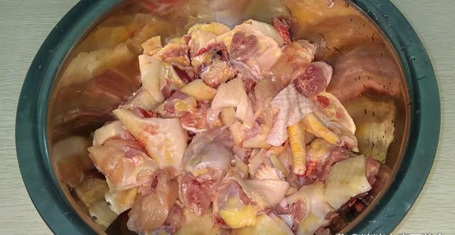 芋儿鸡这样做才好吃，鸡肉嫩滑，芋头香糯，好吃不贵做法简单