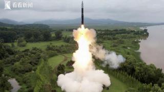 朝鲜成功试射新型洲际弹道 金正恩现场指导