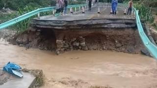 ﻿贵州罗甸县一桥梁半夜坍塌 当地称未造成人员伤亡，已实行交通管制