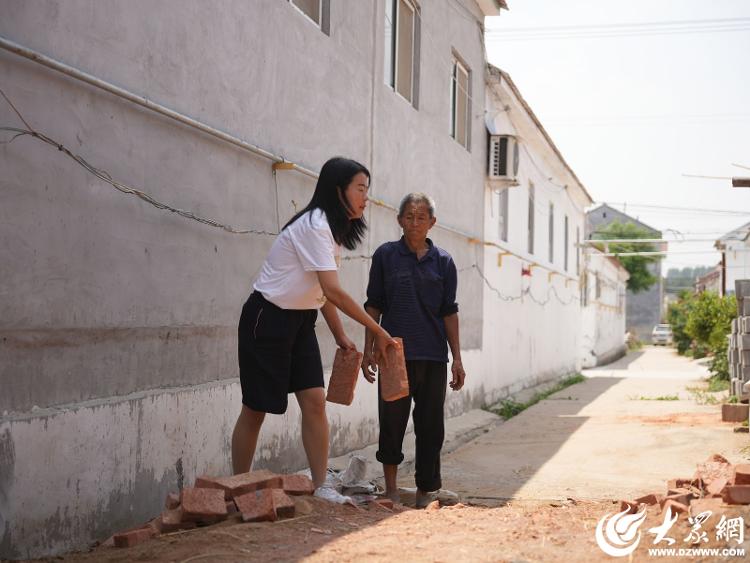 父亲节丨光辉父爱托举养女凌云志