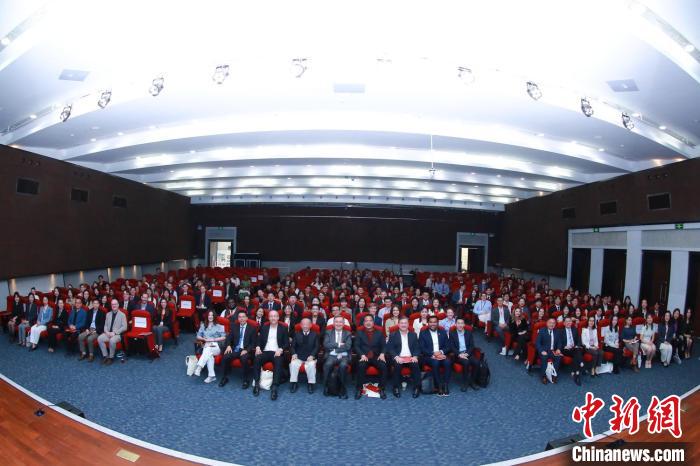 齐思新象，共塑均衡 第八届全球青年中国论坛在北京开幕