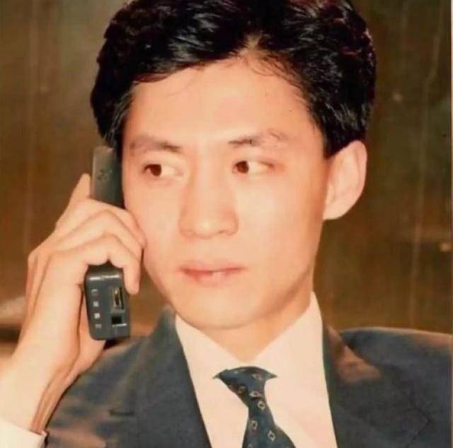 中国买手机第一人，号码随便选，他独爱此号，如今还打得通吗