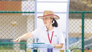 温岭药师许筱跨界当上亚运软式网球裁判 执裁，像用药一样严谨