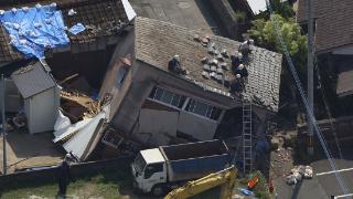 日本民众担忧发生特大地震抢购物资 东京超市开始限购瓶装水