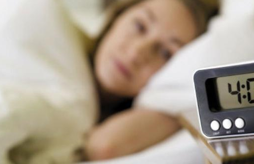晚上几点睡觉才算是“熬夜”呢？或许很多人搞错了，早知早受益！