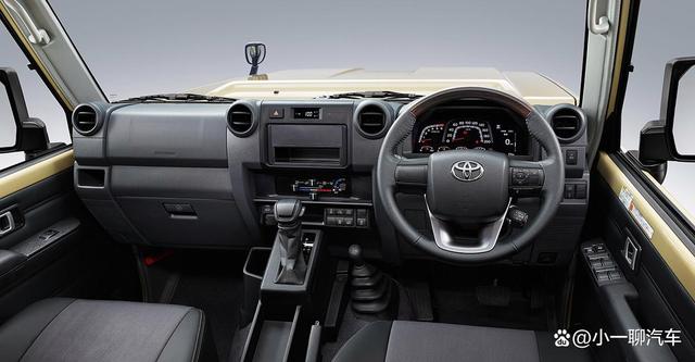 新款丰田LC70发布，换装新前脸，对开式尾门+背挂胎