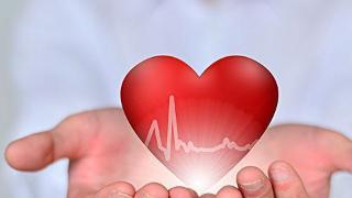手指出现哪些问题，可能是心脏病的信号