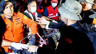 印尼一金矿因山洪及山体滑坡致11人死亡