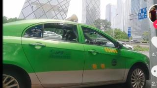 川A出租车接了个“跨省大单”，从成都开了2300公里到北京，当事人回应→