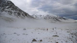 土耳其通杰利省冬季雾气弥漫
