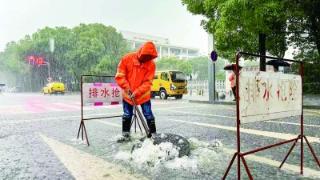 严阵以待 南京各区全力应对强降雨