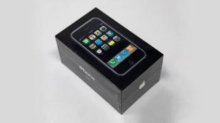 密封4GB版原装初代iPhone拍卖出19万美元天价