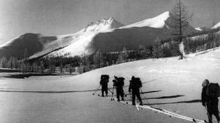 上世纪最诡异登山事件，9人惨死乌拉尔山，死状怪异至今无法解释
