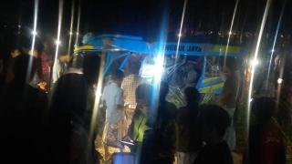 印尼爪哇岛东部一火车与巴士相撞 造成11人死亡