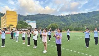 破乡村教育之困　振师生崇学之魂