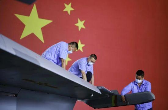 跟着总书记看中国｜沈飞“罗阳青年突击队”：中国战机的青春翅膀