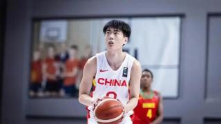 广厦潜力国青再出风头！三大球狂砍35分，曾在U17暴走，未来可期