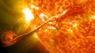 太阳打个喷嚏，地球就会停电，历史上的太阳风暴有多可怕？