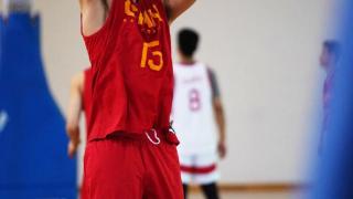 6大后卫18投1中！男篮热身惨不忍睹，张镇麟20+成担当，周琦惊魂